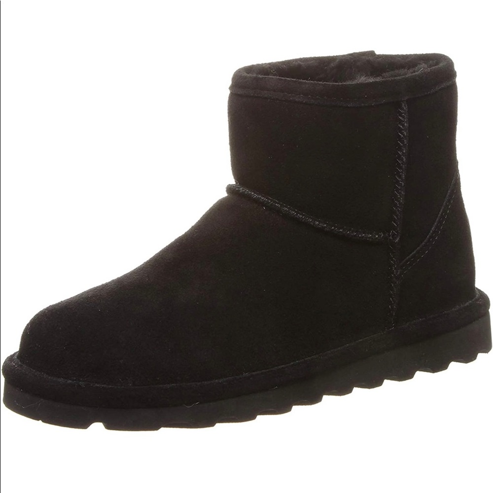 BEARPAW Women’s Alyssa Ankle Boot in Black (Suede)